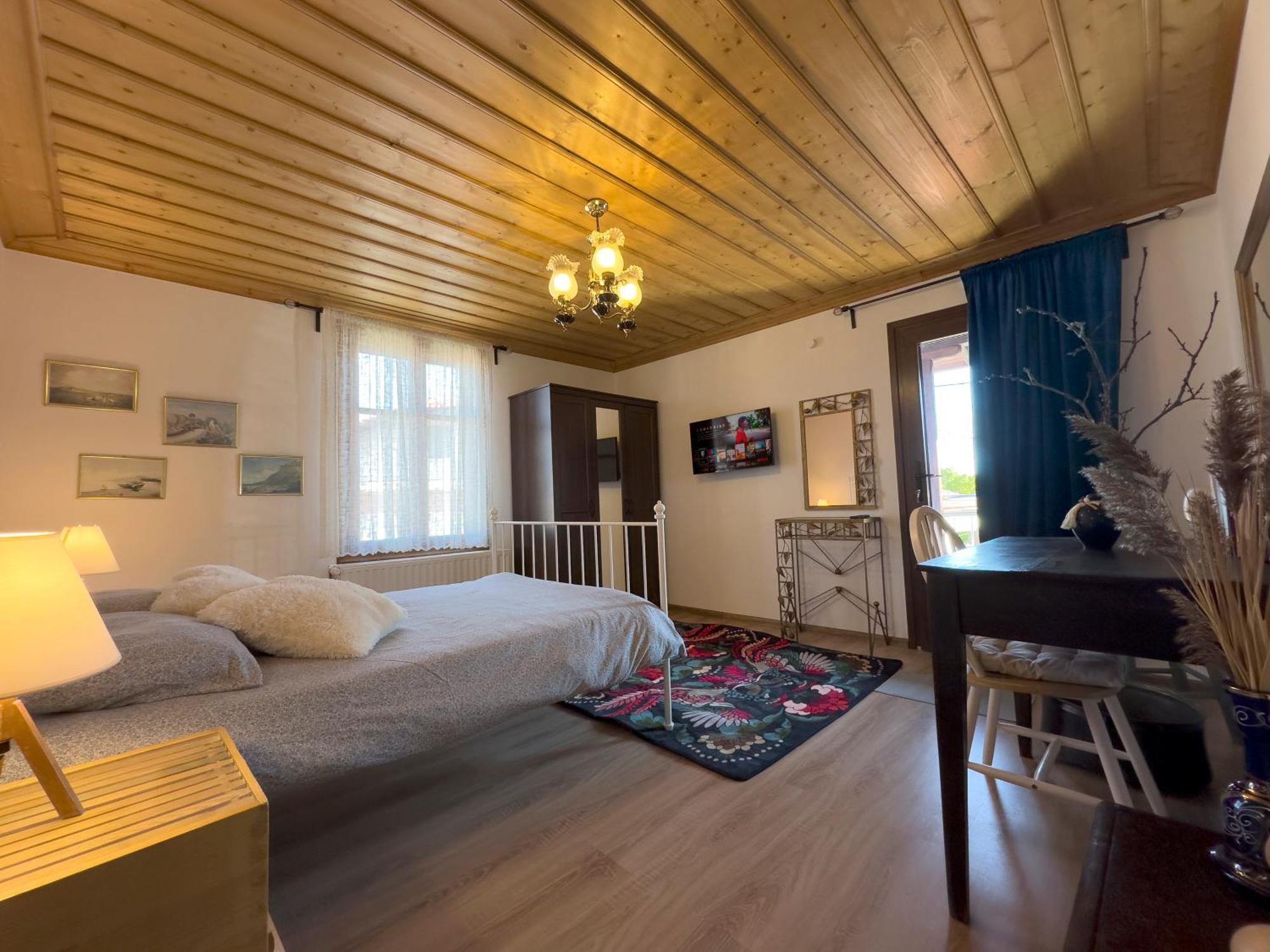 Renovated Old Manor House With Yard Villa Arnéa Kültér fotó